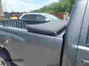 2011 Chevrolet Silverado 1500 Work Truck z VIN 1GCNKPE06BZ273041, wystawiony jako IAAI lot #42692499 z przebiegiem 274 476 mil mil oraz . Historia ofert i sprzedaży dostępna na DreamBid. Obrazek 8.