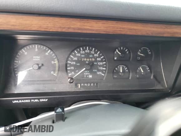 1993 Dodge Dakota z VIN 1B7GG23XXPS129182, wystawiony jako Copart lot #88786935 z przebiegiem 176 015 mil mil oraz Szkoda całkowita • Salvage title. Historia ofert i sprzedaży dostępna na DreamBid. Obrazek 9.