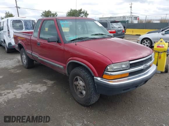 1998 Chevrolet S-10 LS with VIN 1GCDT19X1W8149168, listed as a IAAI auction lot 43450846 with 167,023 mi miles and . Bid and sale history available at DreamBid. Image 1.