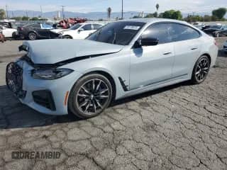 2022 BMW 4 Series M440i xDrive с VIN WBA13AW09NFM14758, выставлен на аукционе Copart как лот 70178975 с пробегом 53 137 миль миль и Списание • Salvage title. История ставок и продаж доступна на DreamBid. Изображение 1.