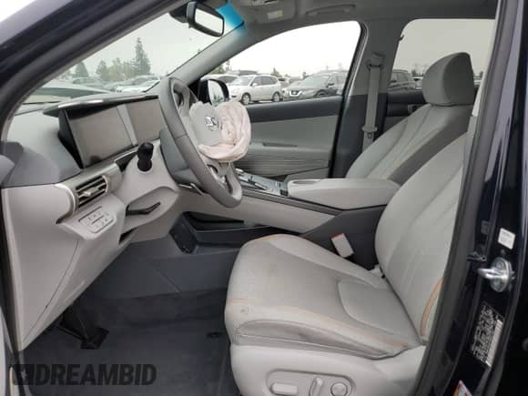 2022 Hyundai NEXO Limited с VIN KM8J84A61NU021541, выставлен на аукционе Copart как лот 54870055 с пробегом 19 719 миль миль и Списание • Salvage title. История ставок и продаж доступна на DreamBid. Изображение 7.
