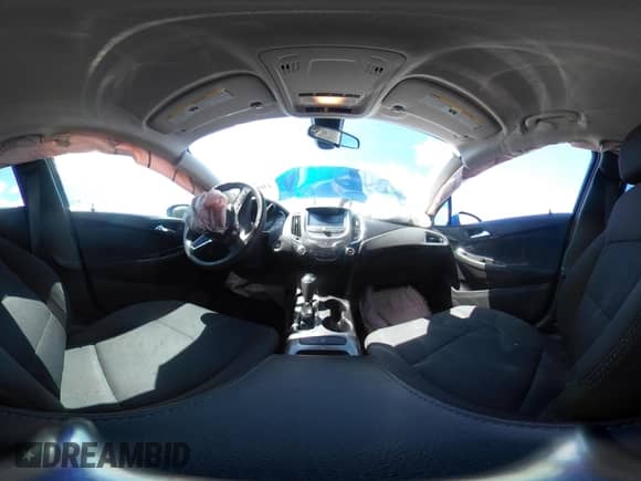 2018 Chevrolet Cruze LT с VIN 1G1BE5SM5J7245238, выставлен на аукционе IAAI как лот 43090573 с пробегом 105 456 миль миль и . История ставок и продаж доступна на DreamBid. Изображение 19.