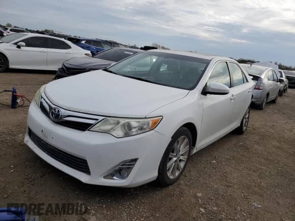 2014 Toyota Camry XLE with VIN 4T4BF1FK7ER371650, listed as a Copart auction lot 86322665 with 155,069 mi miles and Salvage title. Bid and sale history available at DreamBid. Image 1.