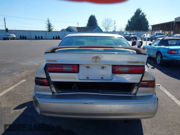 1998 Toyota Camry LE with VIN JT2BG22K3W0151088, listed as a IAAI auction lot 41429977 with 435,394 mi miles and . Bid and sale history available at DreamBid. Image 16.