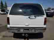 2003 Chevrolet Tahoe LS z VIN 1GNEC13T13R102424, wystawiony jako Copart lot #68574325 z przebiegiem 224 283 mil mil oraz Szkoda całkowita • Salvage title. Historia ofert i sprzedaży dostępna na DreamBid. Obrazek 6.