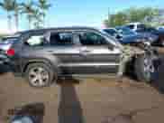 2016 Jeep Grand Cherokee Limited z VIN 1C4RJFBG3GC472106, wystawiony jako IAAI lot #43199835 z przebiegiem 54 446 mil mil oraz . Historia ofert i sprzedaży dostępna na DreamBid. Obrazek 13.