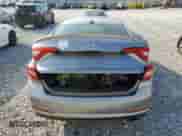 2017 Hyundai Sonata 2.4L z VIN 5NPE24AF0HH472269, wystawiony jako Copart lot #80340205 z przebiegiem 185 459 mil mil oraz Czysty tytuł • Clean title. Historia ofert i sprzedaży dostępna na DreamBid. Obrazek 6.