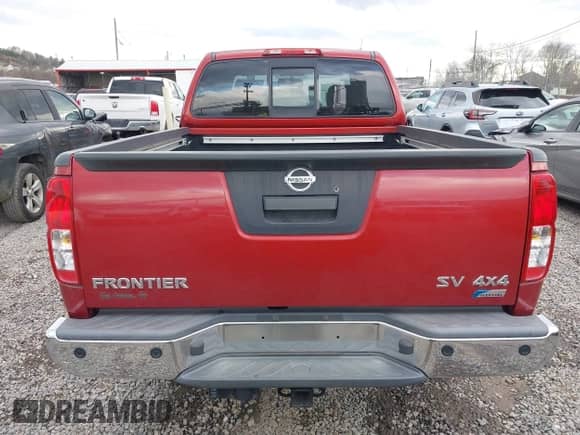 2018 Nissan Frontier SV z VIN 1N6DD0CW3JN727009, wystawiony jako IAAI lot #41154800 z przebiegiem 55 837 mil mil oraz . Historia ofert i sprzedaży dostępna na DreamBid. Obrazek 16.