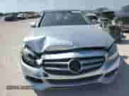 2015 Mercedes-Benz C 300 z VIN 55SWF4JB6FU070479, wystawiony jako Copart lot #87196955 z przebiegiem 98 702 mil mil oraz Szkoda całkowita • Salvage title. Historia ofert i sprzedaży dostępna na DreamBid. Obrazek 5.