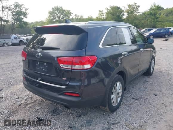 2018 Kia Sorento LX с VIN 5XYPGDA30JG415048, выставлен на аукционе IAAI как лот 42810894 с пробегом 95 463 миль миль и . История ставок и продаж доступна на DreamBid. Изображение 4.