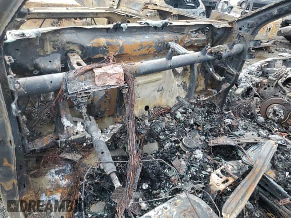 2022 GMC Sierra 1500 SLT z VIN 3GTUUDEDXNG647307, wystawiony jako Copart lot #57294655 z przebiegiem Nie podano mil oraz Nie do naprawy • Non repairable. Historia ofert i sprzedaży dostępna na DreamBid. Obrazek 8.