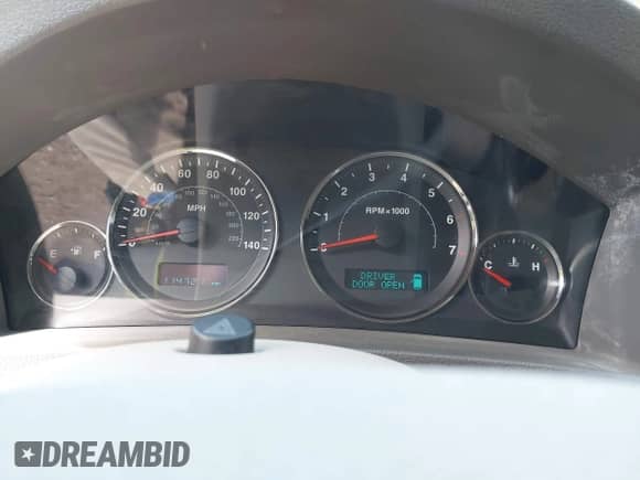 2005 Jeep Grand Cherokee Limited with VIN 1J8HR58285C690011, listed as a IAAI auction lot 43329330 with 114,721 mi miles and . Bid and sale history available at DreamBid. Image 7.