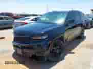 2023 Jeep Grand Cherokee Laredo z VIN 1C4RJJAG5P8794267, wystawiony jako IAAI lot #42317084 z przebiegiem 49 614 mil mil oraz . Historia ofert i sprzedaży dostępna na DreamBid. Obrazek 17.