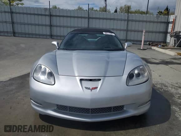 2005 Chevrolet Corvette с VIN 1G1YY34U655114646, выставлен на аукционе Copart как лот 51330415 с пробегом 34 154 миль миль и Чистый • Clean title. История ставок и продаж доступна на DreamBid. Изображение 5.