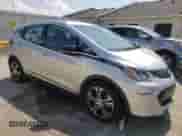 2017 Chevrolet Bolt EV Premier z VIN 1G1FX6S04H4184474, wystawiony jako Copart lot #60904273 z przebiegiem 46 763 mil mil oraz . Historia ofert i sprzedaży dostępna na DreamBid. Obrazek 4.