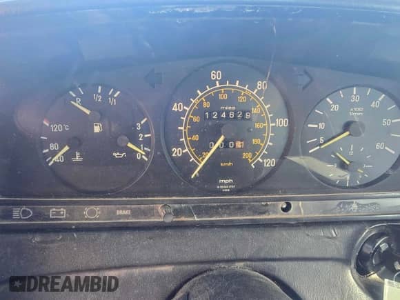 1985 Mercedes-Benz 300 с VIN WDBAB33C9FA264146, выставлен на аукционе Copart как лот 84771964 с пробегом 124 629 миль миль и Чистый • Clean title. История ставок и продаж доступна на DreamBid. Изображение 8.