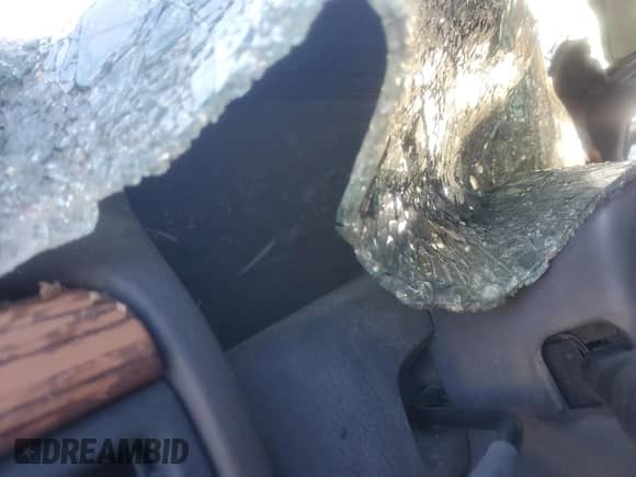 1999 Jeep Grand Cherokee Laredo с VIN 1J4GW58S9XC722831, выставлен на аукционе Copart как лот 85704104 с пробегом Не указан миль и На запчасти • Non repairable. История ставок и продаж доступна на DreamBid. Изображение 9.