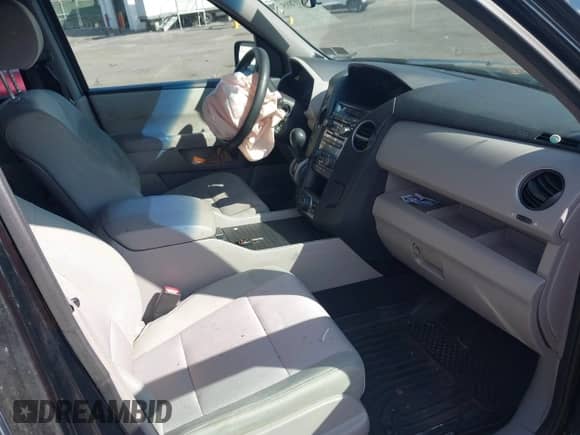 2015 Honda Pilot SE with VIN 5FNYF4H33FB079164, listed as a IAAI auction lot 43207895 with 148,817 mi miles and . Bid and sale history available at DreamBid. Image 5.