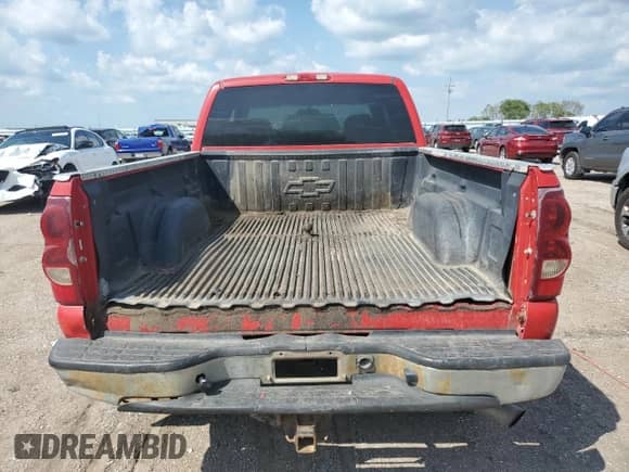 2003 Chevrolet Silverado 2500HD LT z VIN 1GCHK29163E311203, wystawiony jako Copart lot #69152065 z przebiegiem 211 065 mil mil oraz Szkoda całkowita • Salvage title. Historia ofert i sprzedaży dostępna na DreamBid. Obrazek 6.