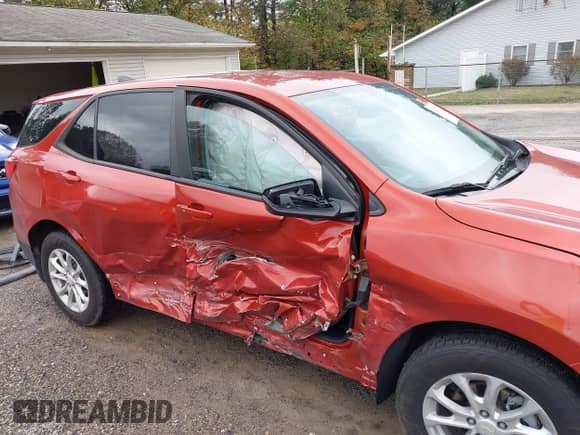 2020 Chevrolet Equinox LS с VIN 2GNAXHEV5L6167119, выставлен на аукционе IAAI как лот 43247330 с пробегом 70 477 миль миль и . История ставок и продаж доступна на DreamBid. Изображение 6.