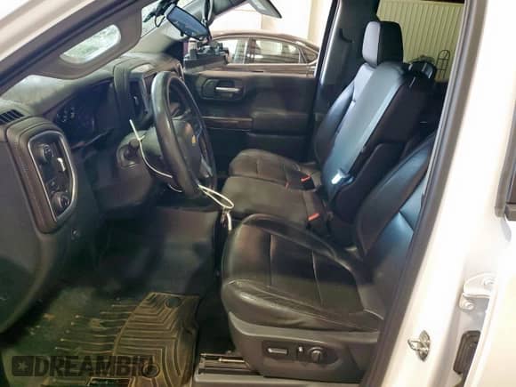 2020 Chevrolet Silverado 1500 LT z VIN 1GCPWCED8LZ251889, wystawiony jako Copart lot #81995735 z przebiegiem 163 258 mil mil oraz Szkoda całkowita • Salvage title. Historia ofert i sprzedaży dostępna na DreamBid. Obrazek 7.