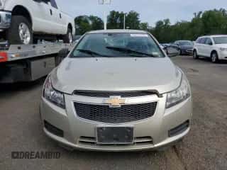 2013 Chevrolet Cruze LS z VIN 1G1PA5SH5D7221398, wystawiony jako Copart lot #69479735 z przebiegiem 162 720 mil mil oraz Czysty tytuł • Clean title. Historia ofert i sprzedaży dostępna na DreamBid. Obrazek 5.