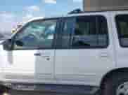 2000 Ford Explorer XLT z VIN 1FMZU63E9YZB78272, wystawiony jako IAAI lot #43228286 z przebiegiem 100 687 mil mil oraz . Historia ofert i sprzedaży dostępna na DreamBid. Obrazek 15.