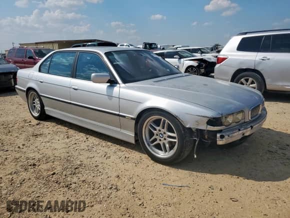 2001 BMW 7 Series 740iL with VIN WBAGH83491DP22465, listed as a Copart auction lot 81010655 with 153,731 mi miles and Salvage title. Bid and sale history available at DreamBid. Image 4.
