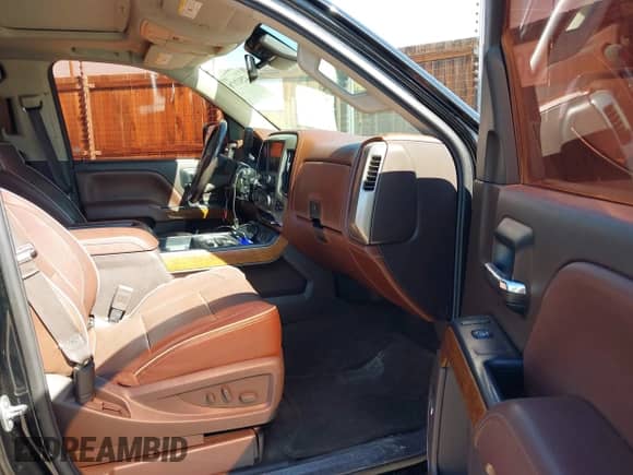 2014 Chevrolet Silverado 1500 High Country с VIN 3GCUKTEC1EG413757, выставлен на аукционе IAAI как лот 42517170 с пробегом 175 770 миль миль и . История ставок и продаж доступна на DreamBid. Изображение 5.