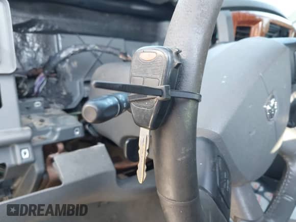 2006 Dodge 2500 SLT z VIN 3D7KS28C06G104754, wystawiony jako IAAI lot #42818329 z przebiegiem Nie podano mil oraz . Historia ofert i sprzedaży dostępna na DreamBid. Obrazek 11.