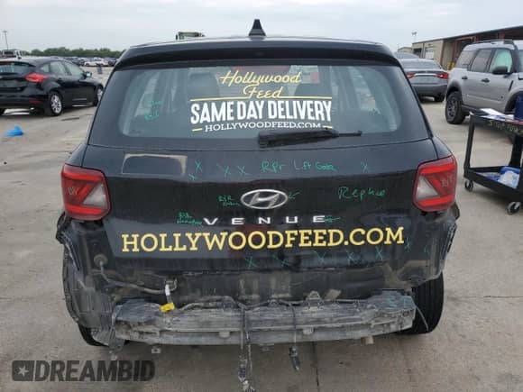 2020 Hyundai Venue SE с VIN KMHRB8A34LU037442, выставлен на аукционе Copart как лот 70301964 с пробегом Не указан миль и Списание • Salvage title. История ставок и продаж доступна на DreamBid. Изображение 6.