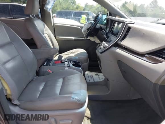 2015 Toyota Sienna XLE with VIN 5TDYK3DCXFS633128, listed as a IAAI auction lot 42527073 with 149,926 mi miles and . Bid and sale history available at DreamBid. Image 5.