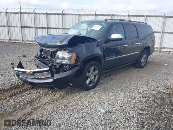 2014 Chevrolet Suburban LTZ с VIN 1GNSCKE05ER105566, выставлен на аукционе IAAI как лот 40762562 с пробегом 191 055 миль миль и . История ставок и продаж доступна на DreamBid. Изображение 2.