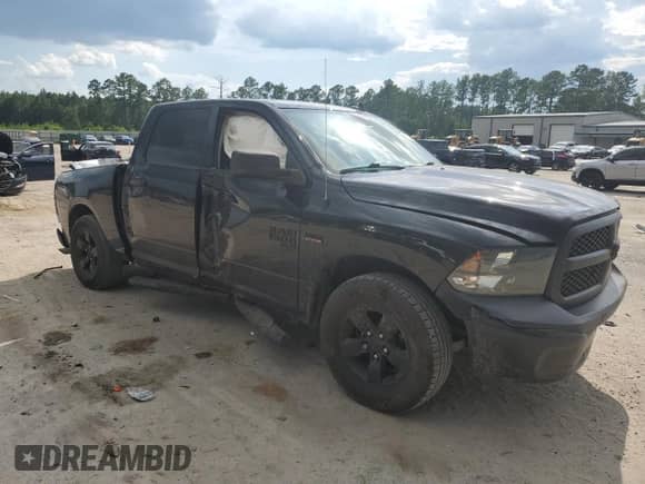 2022 Ram 1500 Tradesman z VIN 3C6RR6KT3NG172900, wystawiony jako Copart lot #65467205 z przebiegiem 121 621 mil mil oraz Szkoda całkowita • Salvage title. Historia ofert i sprzedaży dostępna na DreamBid. Obrazek 4.