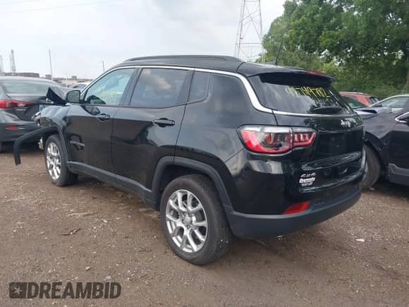 2024 Jeep Compass Latitude Lux с VIN 3C4NJDFN3RT124051, выставлен на аукционе IAAI как лот 42749782 с пробегом 7 856 миль миль и . История ставок и продаж доступна на DreamBid. Изображение 3.