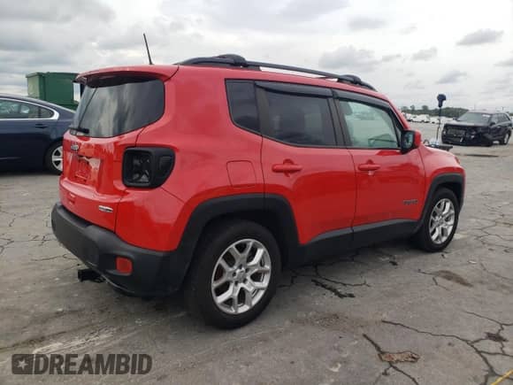 2018 Jeep Renegade Latitude with VIN ZACCJABB9JPG71189, listed as a Copart auction lot 83808525 with 173,359 mi miles and Salvage title. Bid and sale history available at DreamBid. Image 3.