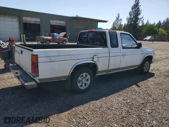 1996 Nissan Frontier XE z VIN 1N6SD16S8TC336698, wystawiony jako Copart lot #59005305 z przebiegiem 286 264 mil mil oraz Czysty tytuł • Clean title. Historia ofert i sprzedaży dostępna na DreamBid. Obrazek 3.