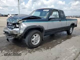 1994 Dodge Dakota z VIN 1B7GL23X4RS682098, wystawiony jako Copart lot #69020355 z przebiegiem 180 347 mil mil oraz Szkoda całkowita • Salvage title. Historia ofert i sprzedaży dostępna na DreamBid. Obrazek 1.