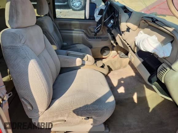 1998 GMC Sierra 1500 с VIN 1GTEC19R3WR506219, выставлен на аукционе Copart как лот 81150295 с пробегом 237 711 миль миль и Списание • Salvage title. История ставок и продаж доступна на DreamBid. Изображение 7.