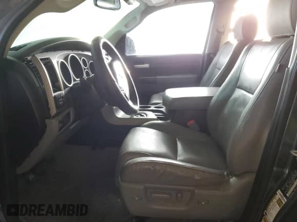 2010 Toyota Tundra Limited z VIN 5TFFY5F16AX091624, wystawiony jako Copart lot #49898515 z przebiegiem Nie podano mil oraz Szkoda całkowita • Salvage title. Historia ofert i sprzedaży dostępna na DreamBid. Obrazek 7.