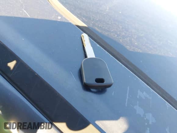 2007 Honda Accord EX с VIN 1HGCM56727A000686, выставлен на аукционе IAAI как лот 43464933 с пробегом 206 705 миль миль и . История ставок и продаж доступна на DreamBid. Изображение 11.