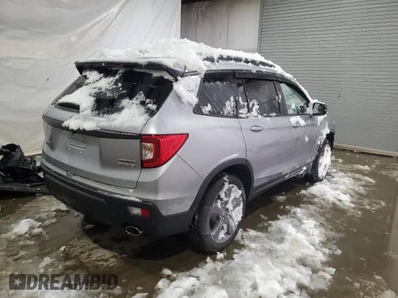 2020 Honda Passport Touring with VIN 5FNYF8H98LB005911, listed as a Copart auction lot 44689295 with 46,136 mi miles and Salvage title. Bid and sale history available at DreamBid. Image 3.