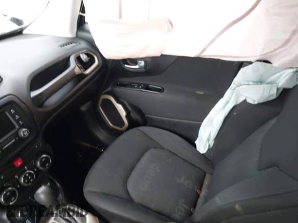 2017 Jeep Renegade Latitude with VIN ZACCJBBB0HPG39330, listed as a IAAI auction lot 42714642 with 130,701 mi miles and . Bid and sale history available at DreamBid. Image 5.