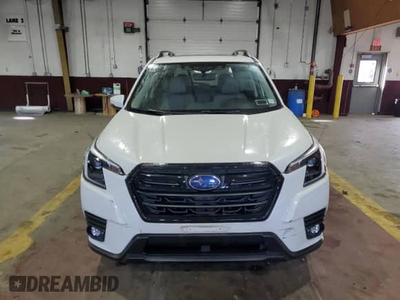 2024 Subaru Forester Limited z VIN JF2SKAKC5RH470170, wystawiony jako Copart lot #85088595 z przebiegiem 4 349 mil mil oraz Szkoda całkowita • Salvage title. Historia ofert i sprzedaży dostępna na DreamBid. Obrazek 5.