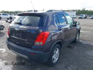 2016 Chevrolet Trax LT z VIN 3GNCJLSB3GL214690, wystawiony jako IAAI lot #43386032 z przebiegiem 137 793 mil mil oraz . Historia ofert i sprzedaży dostępna na DreamBid. Obrazek 4.