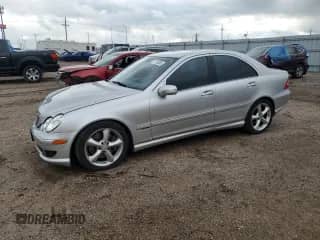 2005 Mercedes-Benz C 230 Kompressor с VIN WDBRF40J95F599392, выставлен на аукционе Copart как лот 71173385 с пробегом 66 922 миль миль и Списание • Salvage title. История ставок и продаж доступна на DreamBid. Изображение 1.