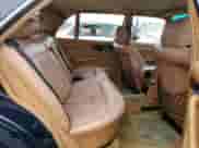 1983 Mercedes-Benz 380 z VIN WDBCA33A4DB037898, wystawiony jako Copart lot #42006455 z przebiegiem 213 018 mil mil oraz Czysty tytuł • Clean title. Historia ofert i sprzedaży dostępna na DreamBid. Obrazek 10.