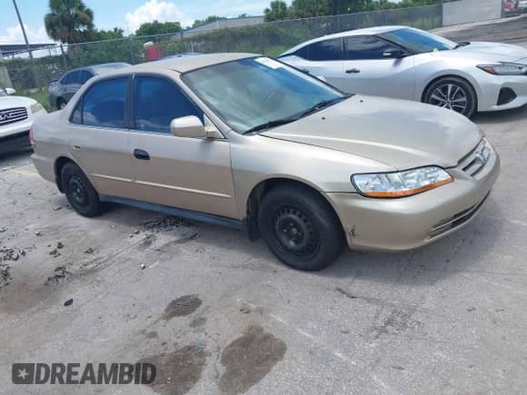 2002 Honda Accord LX с VIN 1HGCG56472A108436, выставлен на аукционе IAAI как лот 42930626 с пробегом 142 167 миль миль и . История ставок и продаж доступна на DreamBid. Изображение 1.