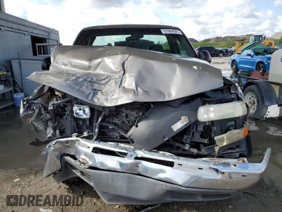 2000 Chevrolet Silverado 1500 LS with VIN 1GCEC14V3YE350780, listed as a Copart auction lot 51904584 with 270,350 mi miles and Salvage title. Bid and sale history available at DreamBid. Image 5.