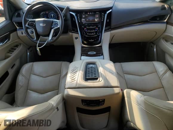 2017 Cadillac Escalade ESV Luxury с VIN 1GYS4HKJ5HR224285, выставлен на аукционе Copart как лот 62563795 с пробегом 136 011 миль миль и Списание • Salvage title. История ставок и продаж доступна на DreamBid. Изображение 8.